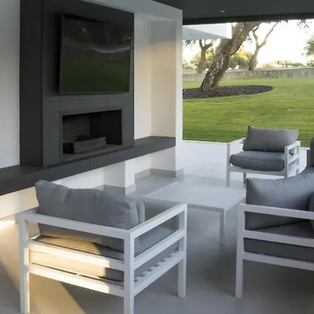 The San Roque Club - 51 *